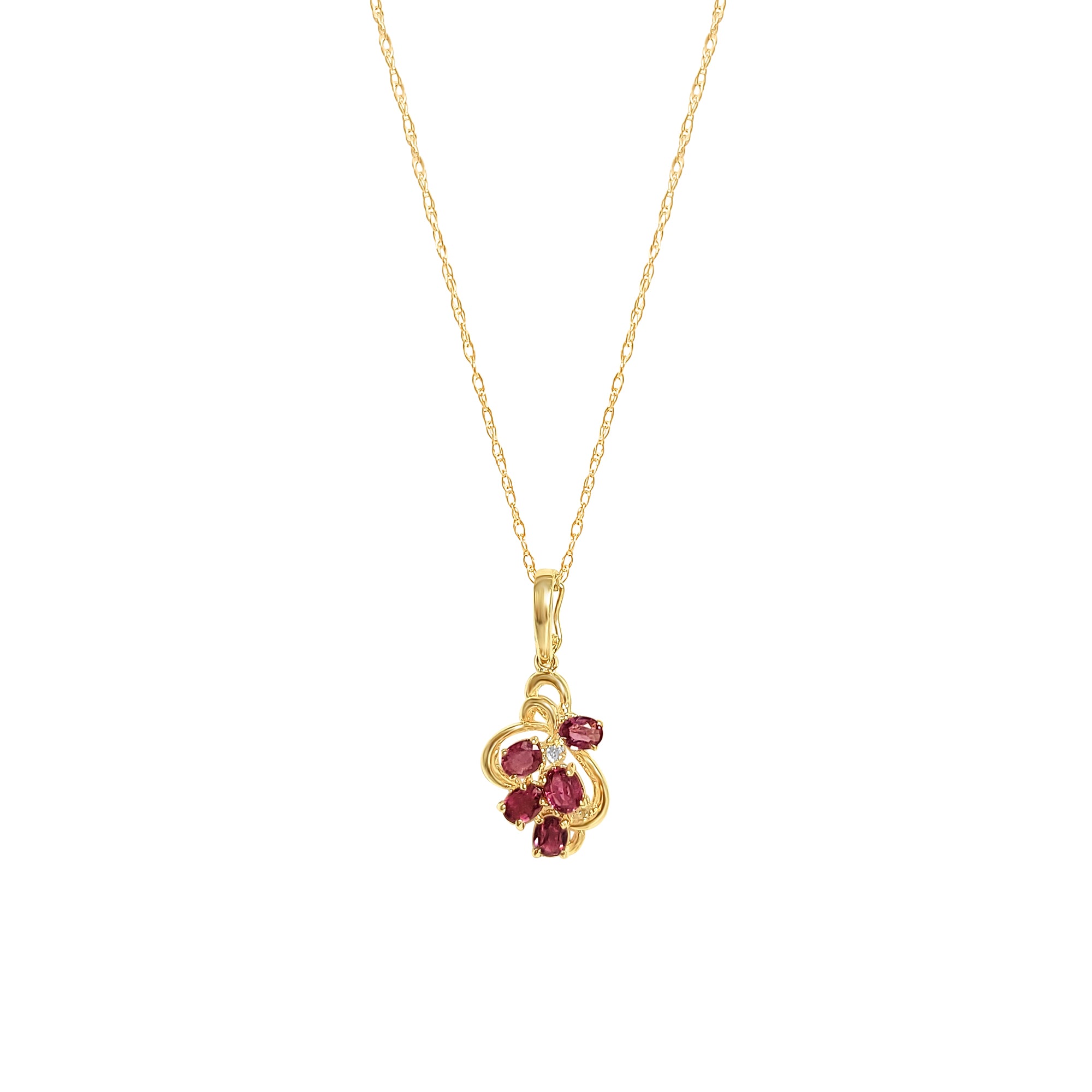 Collier avec grappe de rubis 0,75 ct en or jaune 14 carats