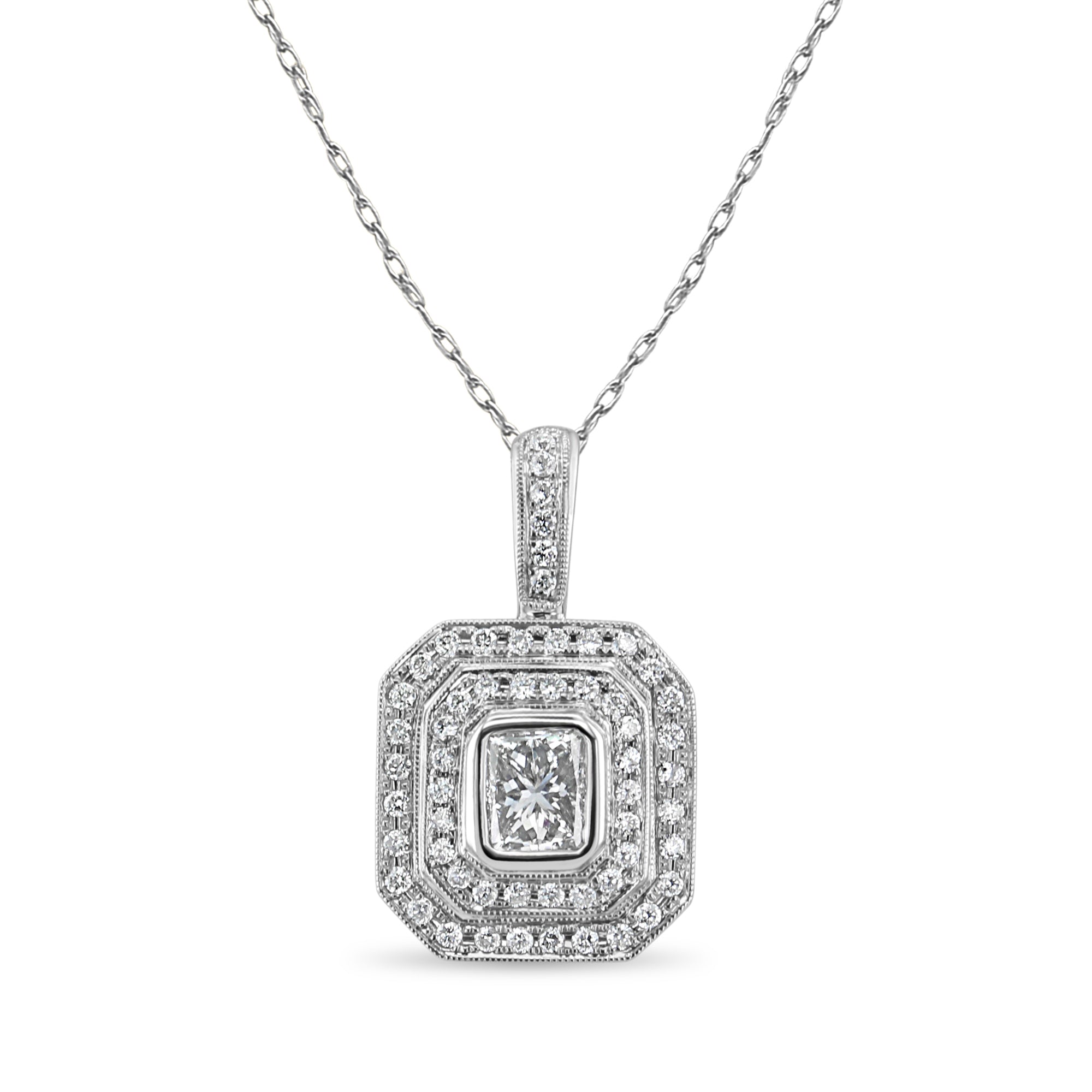 Collier en or blanc 18 carats avec diamants taille princesse et double halo pavés