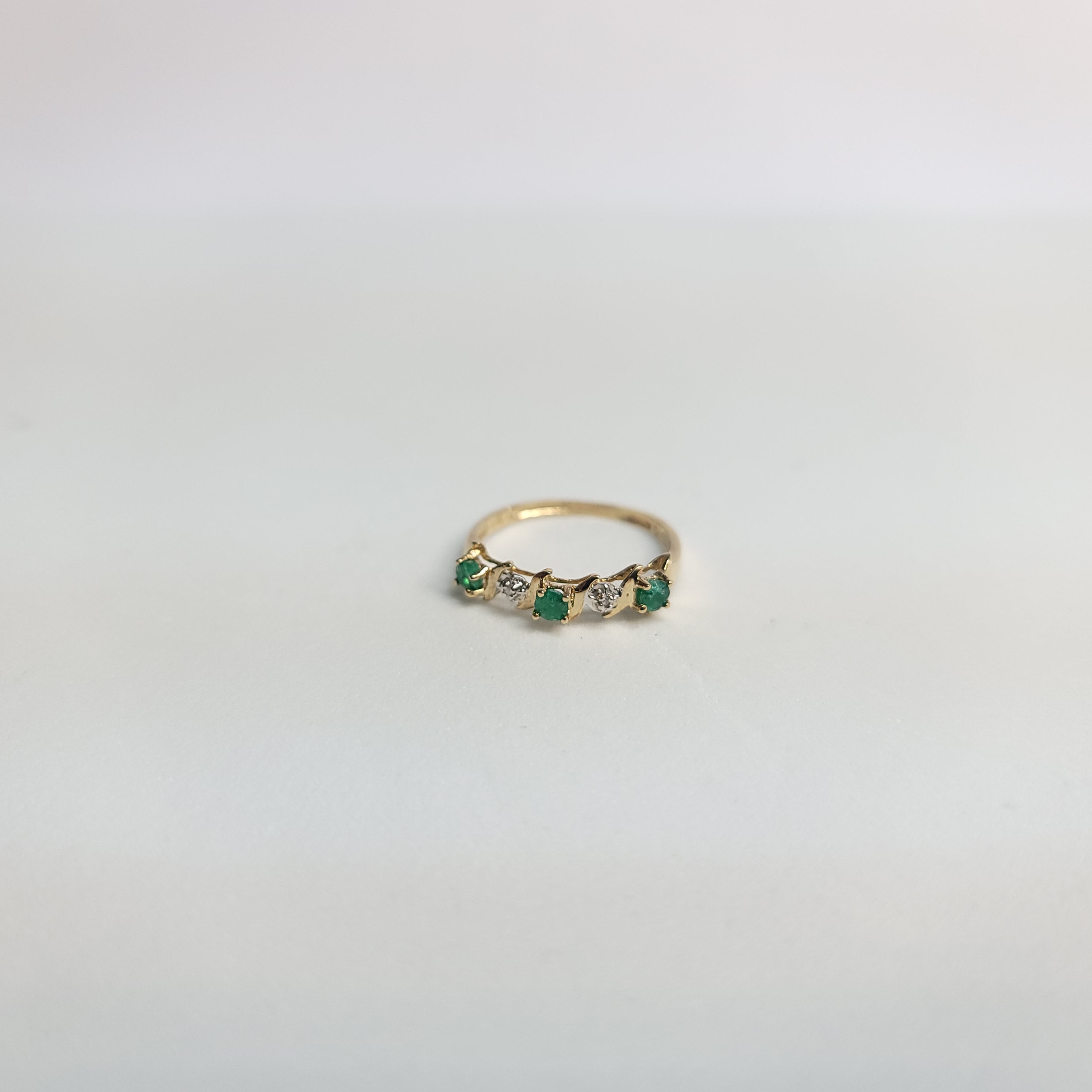 S Style Emerald & Diamond Ring .15cttw 10k Yellow Gold