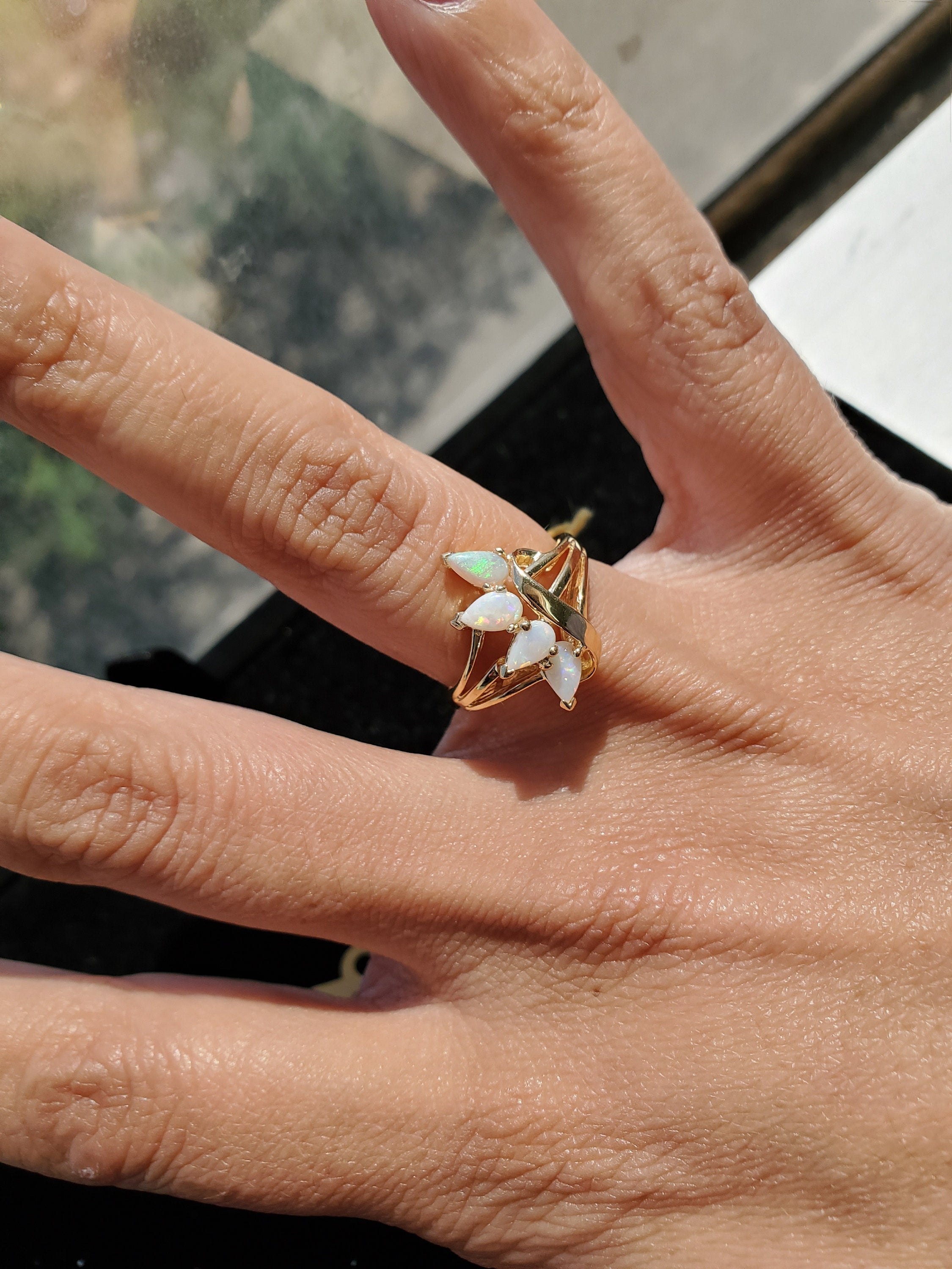 Pear Shaped/Tear Drop Opal Ring 10k Yellow Gold