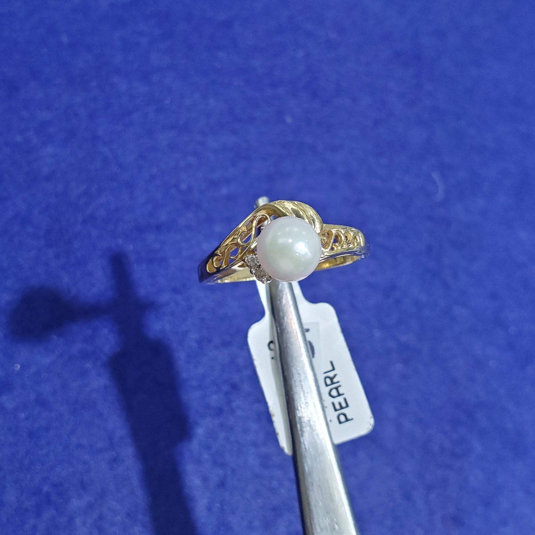 Solitaire Pearl Diamond Ring 14k Yellow Gold