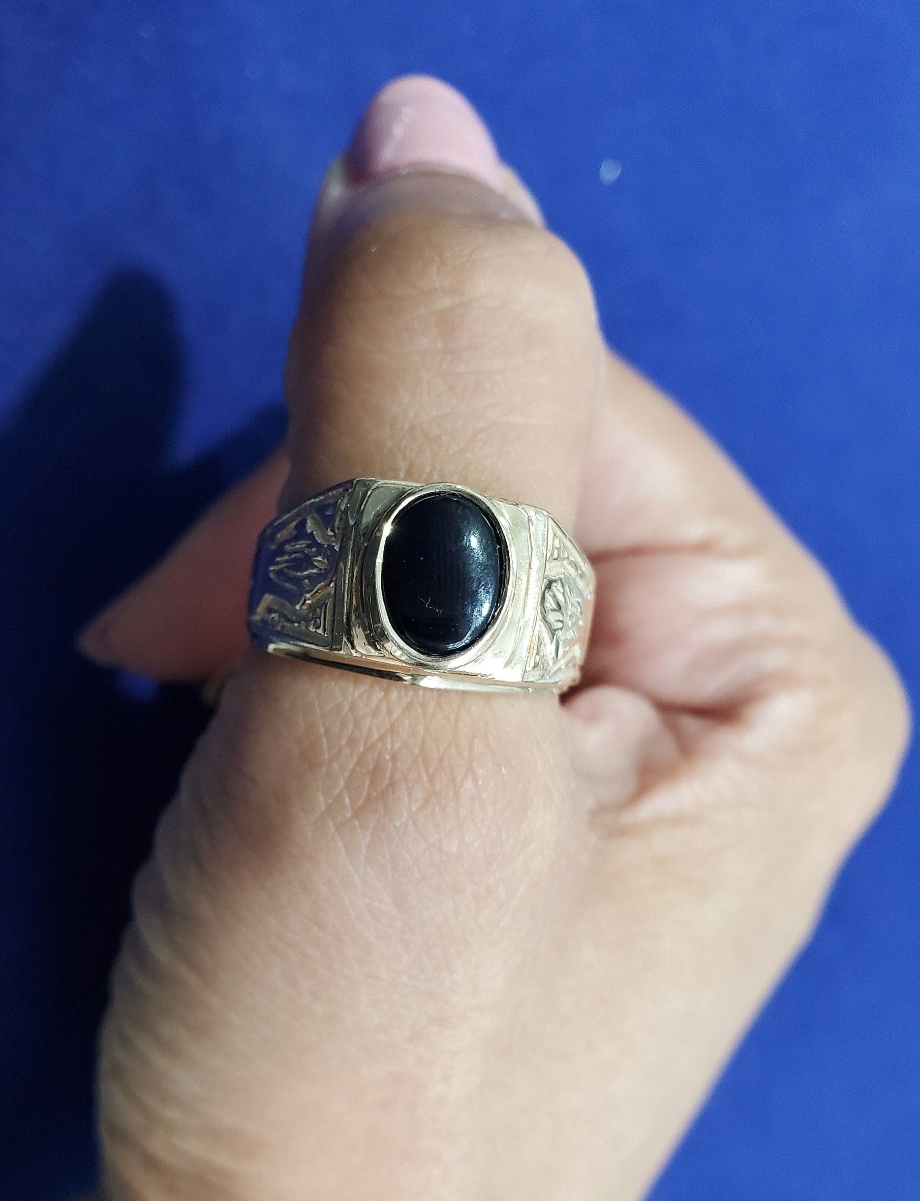 Oval Onyx Signet Ring 14k Yellow Gold