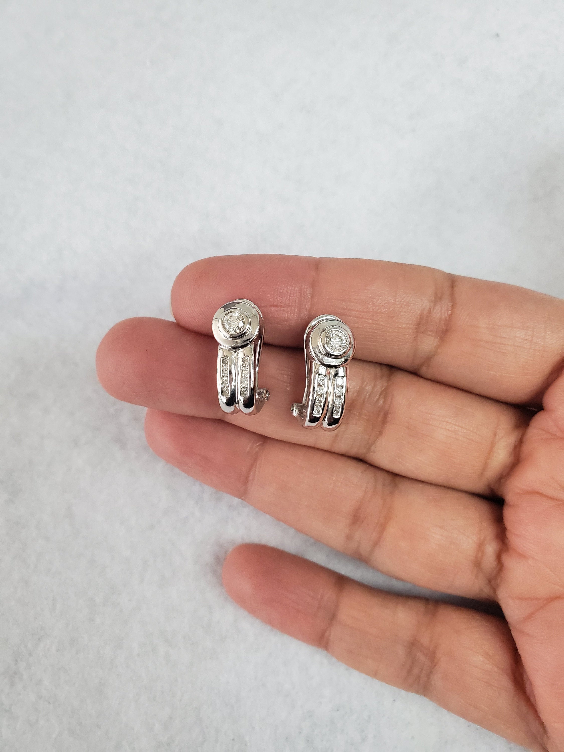 14k White Gold earrings