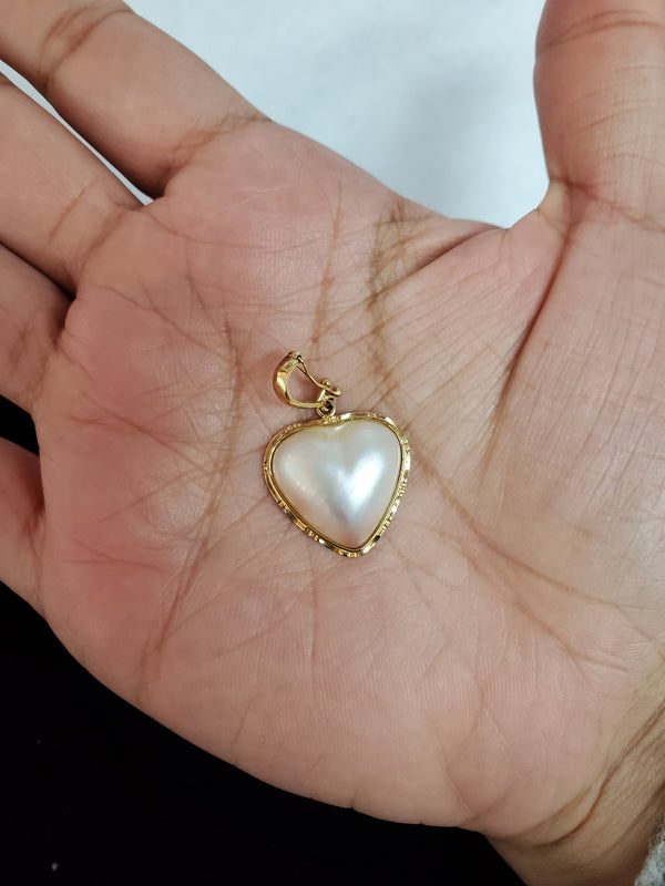 Mother of Pearl Heart Shaped Pendant 14k Yellow Gold
