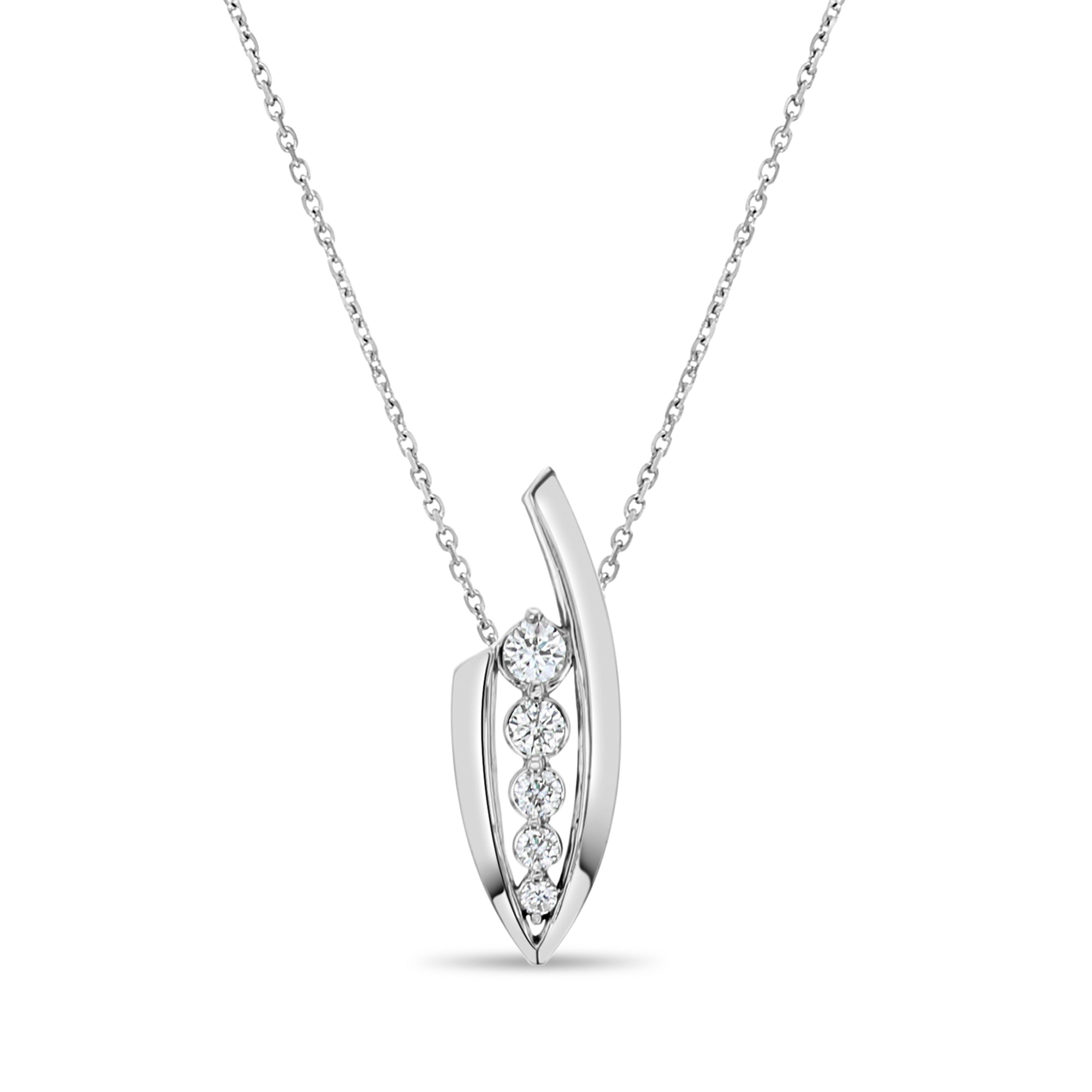 Collier de déclaration en diamant de 0,54 ct en or blanc 14 carats